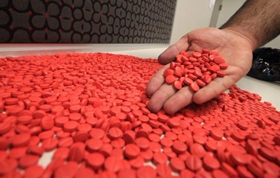 الأمن يوقف صيدلانية تتاجر في الأقراص الطبية المخدرة