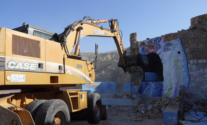 عامل إقليم أسفي الحسين شينان يعطي الضوء الأخضر للسلطات المحلية بأحد احرارة من أجل بتحرير الملك البحري المتواجد بشاطئ لالة فاطنة