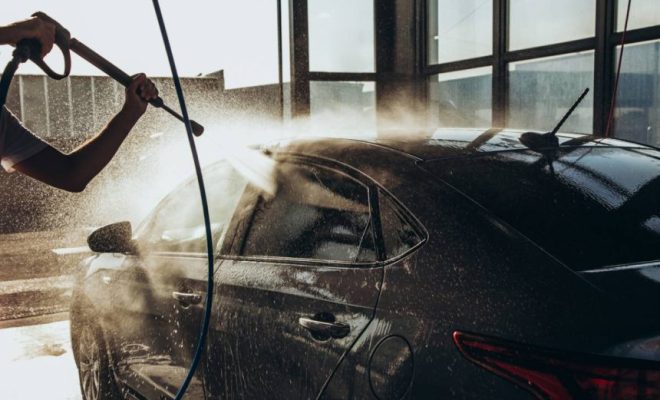 سلطات مراكش تقيد عمل الحمامات و محطات غسيل السيارات.