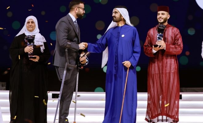 “صانع الأمل” فيسبوكي حر : لا أستطيع العيش في رخاء بينما يعاني الكثيرون في صمت