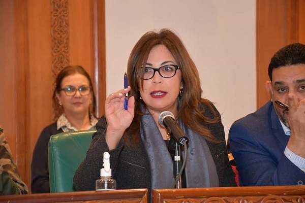 التوتر يعود لجماعة الرباط.. مستشارون يرددون شعار “ارحل” في وجه العمدة ونائبها يستنكر “البلطجة”