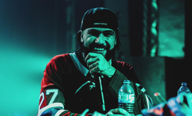 طوطو يعلن عن حفل تاريخي في المجمع الرياضي محمد الخامس