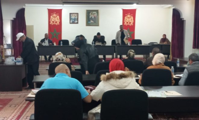 مجلس جماعة الزمامرة دار دورة مغلقة في وجه الساكنة و في وجه ممثلي المنابر الصحفية؟؟!!!