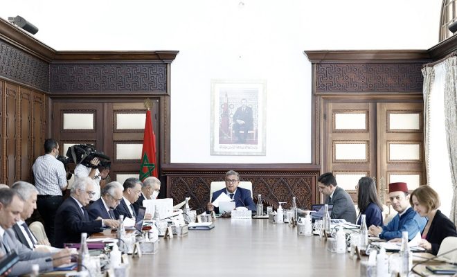 الحكومة تحدد معايير جودة الهواء وكيفيات إقامة شبكات الحراسة