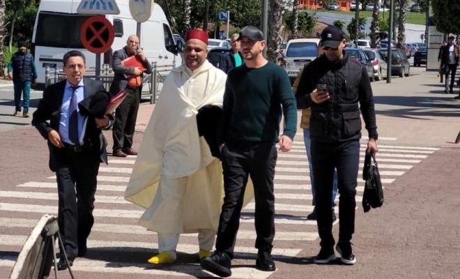 ابتدائية الدار البيضاء تؤجل محاكمة “مومو”.. ودفاعه: موكلي ضحية!