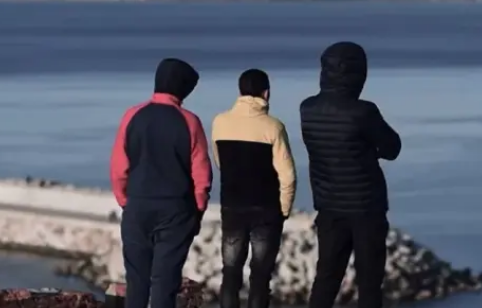 استطلاع.. ثلث المغاربة يطمحون للهجرة بحثاً عن فرص أفضل