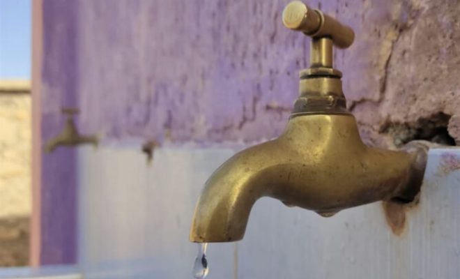 انقطاع مفاجئ للماء يغضب سكان أكادير