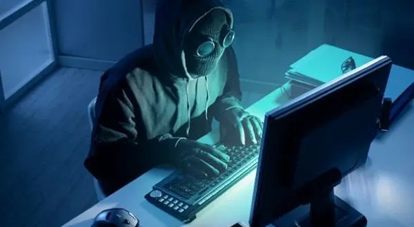 تصاعد العنف الرقمي يرفع تحذيرات من تهديد الفضاء الافتراضي للتماسك الاجتماعي