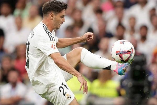 أنشلوتي يستدعي دياز لكلاسيكو الأرض