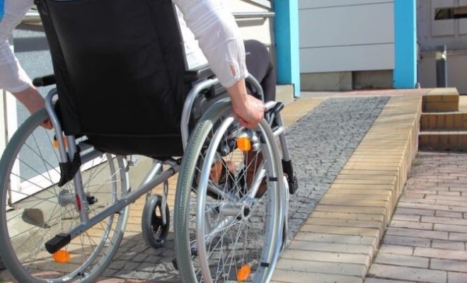 مطالب نقابية بمنح امتيازات في الترقية واحتساب التقاعد للموظفين ذوي الإعاقة