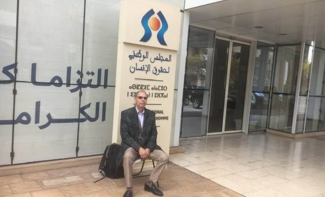 قضية غسل أموال تجر المعطي منجب إلى تحقيقات قضائية وتمنعه من السفر!