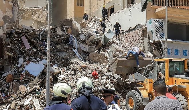 فاس تستفيق على فاجعة.. 9 قتلى في انهيار عمارة والبحث متواصل عن ناجين