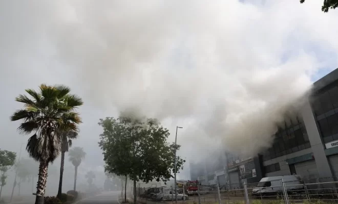 تسرب غازي خطير في إسبانيا.. 160 ألف شخص يُلازمون بيوتهم بسبب سحابة سامة