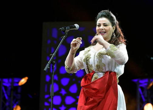 لطيفة رأفت تحيي عرساً جماعياً لفائدة اليتامى بتطوان